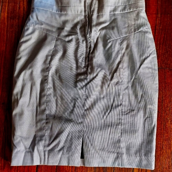 H&M Dresses & Skirts - H&M SKIRT